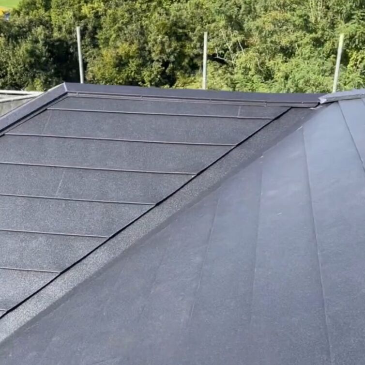 屋根メンテナンス工事ー